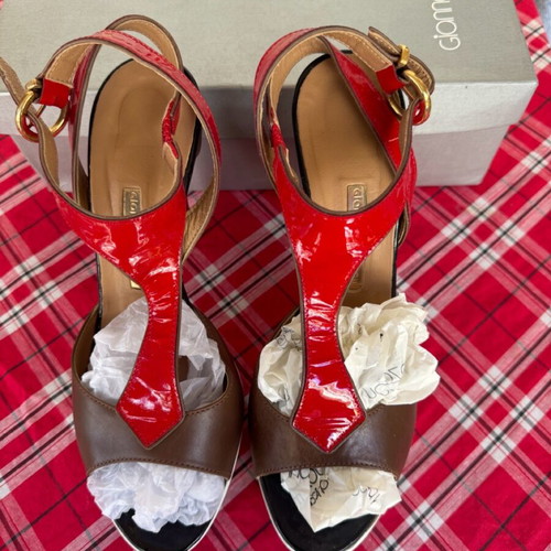 Gianna Kazakou sandals like new, high heels, brown with red and white