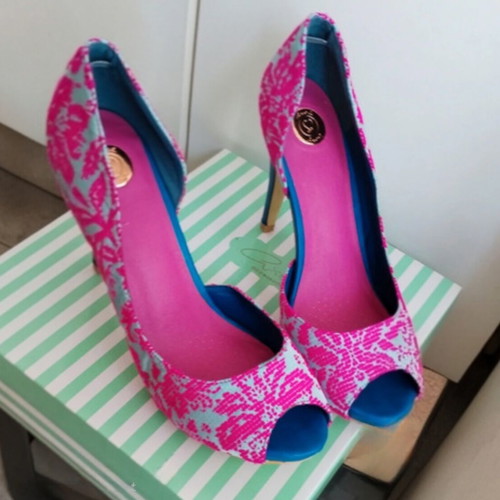 Axel Peep-Toe Heels with Floral Pattern, size 41