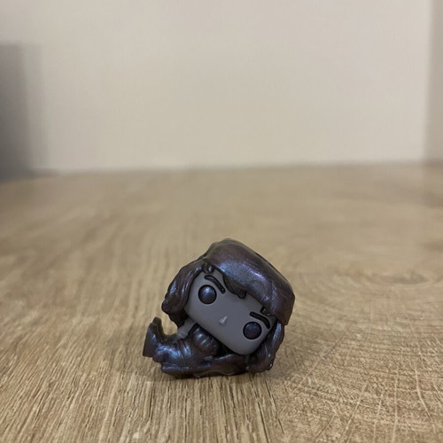 Stranger Things Kinder Joy Figure Eleven like new