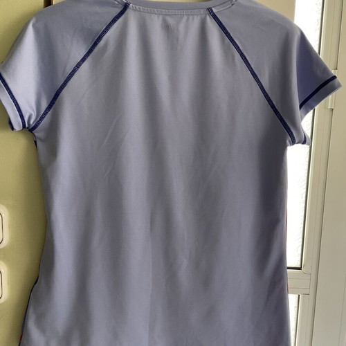 Women's sports shirt like new, multicolor, size M