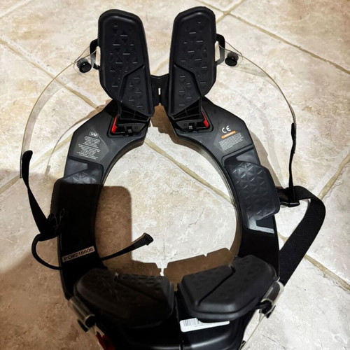 Leatt 3.5 Neck Brace S/M like new with straps