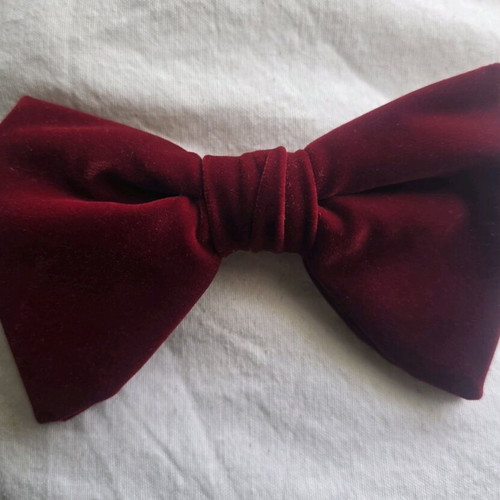 Velvet bow tie burgundy with clip used