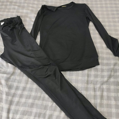 Black sports set with mesh detail on leggings, Small-medium
