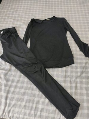 Black sports set with mesh detail on leggings, Small-medium