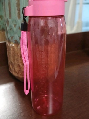 Tupperware bottle 750 ml new with glitter and strap