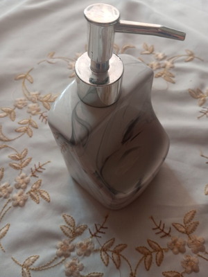 Soap dispenser