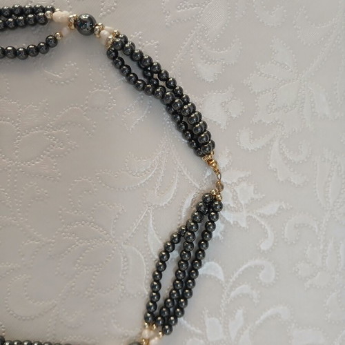 Long hematite and pearl necklace like new, vintage style