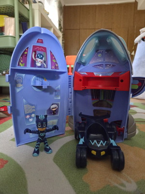 Pajama Heroes spaceship with figure and car used