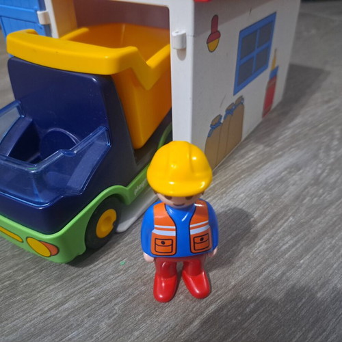 Playmobil 1 2 3 toy used, missing one door