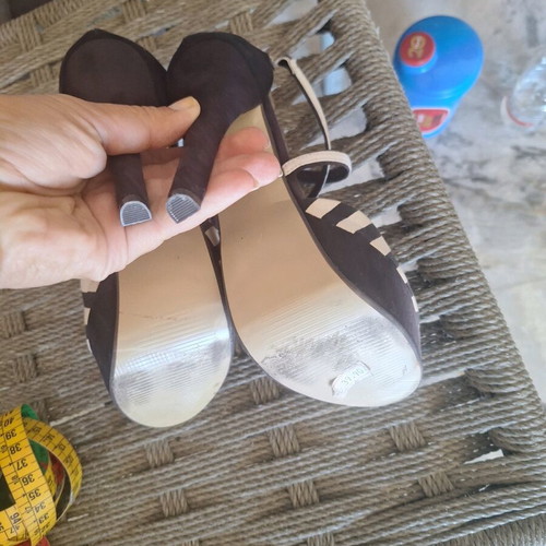 Kelly's pumps size 37 like new, black and white