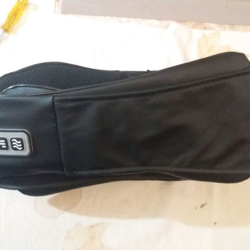 Shiatsu neck and body massager like new with 12V 2.5A power supply