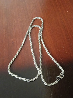 Chain necklace like new