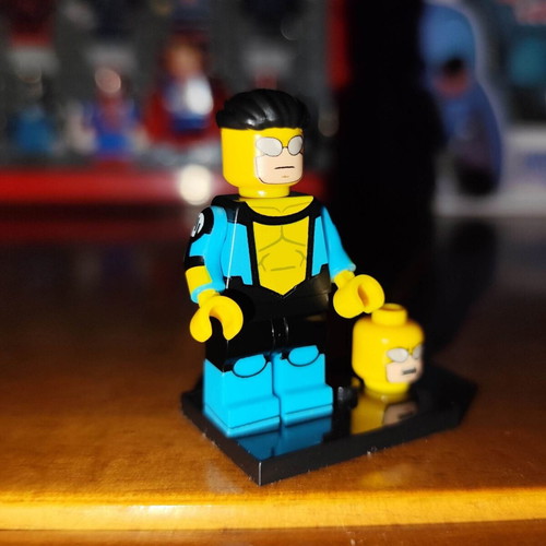 Stripevincible Mark Grayson figure like new with accessories