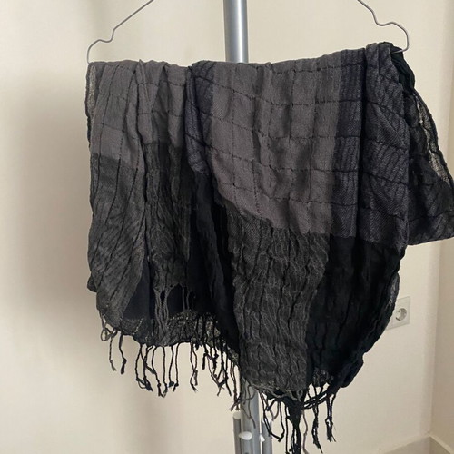 Crinkled Black & Grey Scarf used, one size, checkered pattern