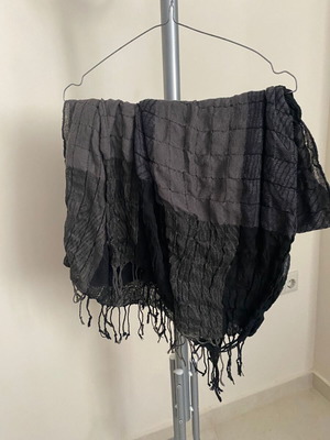 Crinkled Black & Grey Scarf used, one size, checkered pattern