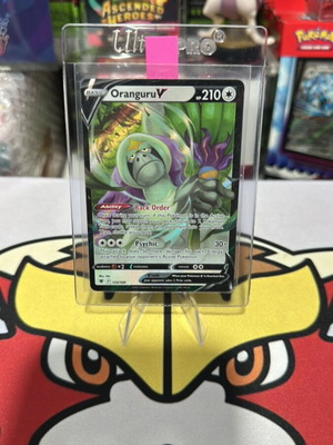 Pokemon card Oranguru V holographic mint/nm condition