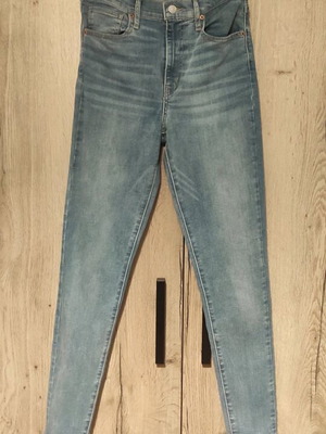 Τζιν παντελόνι Levi's ψηλομέσο, σωλήνας, ελαστικό σαν καινούργιο