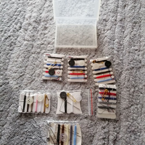 Travel sewing kit like new