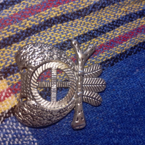 Metal vintage decorative badge emblem like new