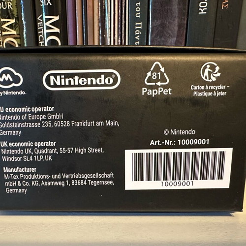 Metroid Dread pins set like new