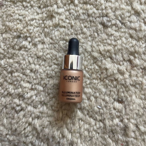 Iconic highlighter drops like new for facial glow