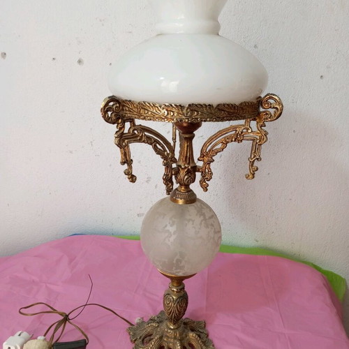 Vintage old lamp used, functional