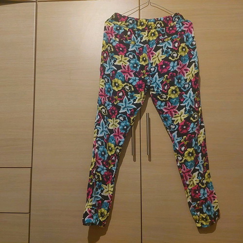 Tally Weijl colorful floral women's pants size Medium like new