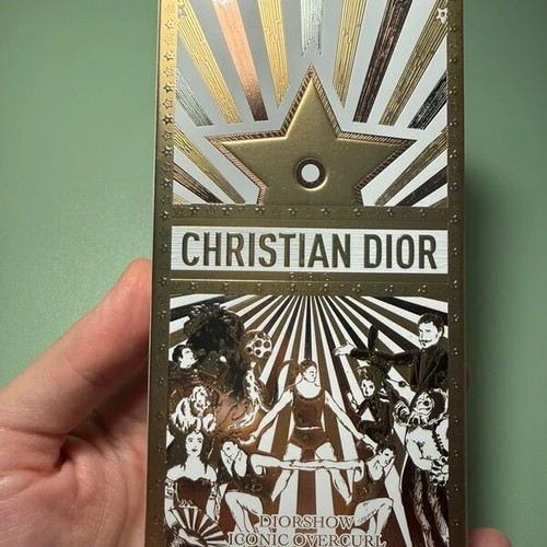 Dior box Christmas 2025 like new with gold details