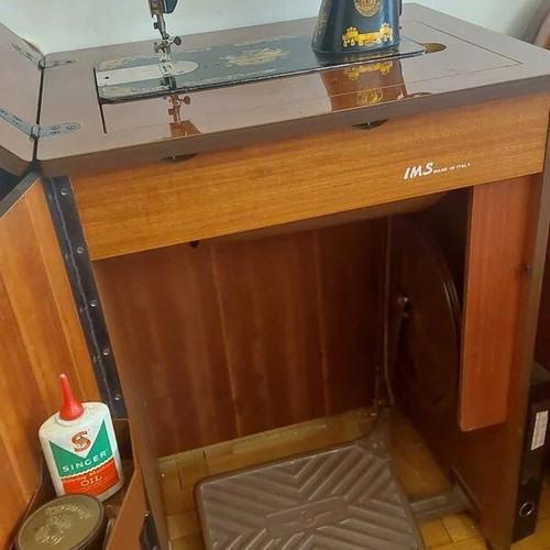 Singer sewing machine from 1930s used