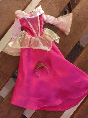 Princess Disney Aurora dress used with tiara