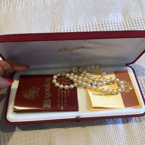 Majorica pearl necklace handmade, like new, beige pearls