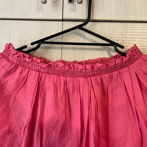 Pleated skirt pink, like new, size large