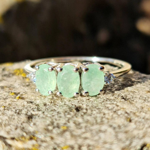 Ring with natural green aventurine, new, 925 silver