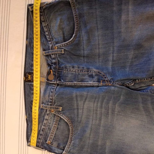 Lee men's jeans like new, lightly worn
