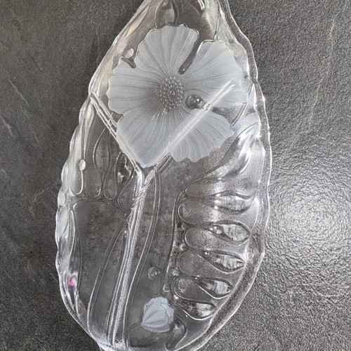 Serving platter for nuts new, 35 centimeters long