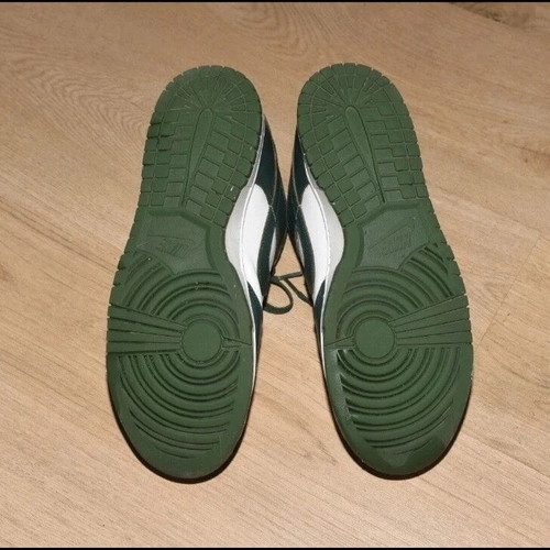 Nike Dunk Low like new, dark green and white