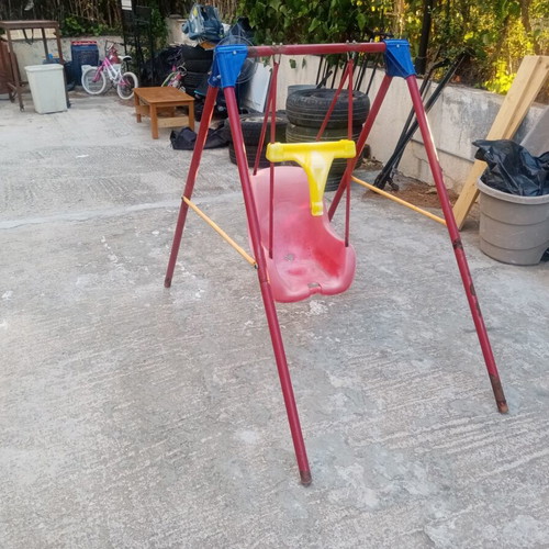 Lazarid outdoor swing with metal frame and plastic seat