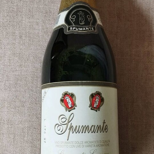 Spumante sparkling wine new