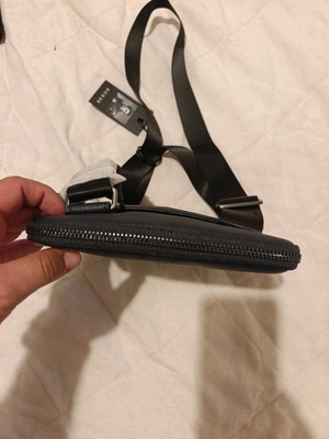 Guess crossbody bag like new, gray