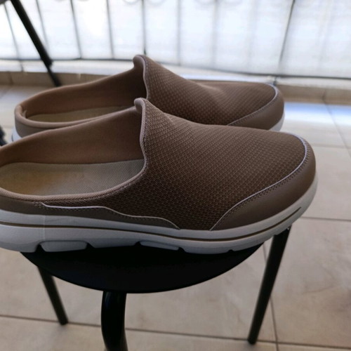 Clogs in white beige color like new