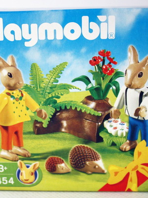 Playmobil 4454 Easter Bunny And Hedgehogs new sealed