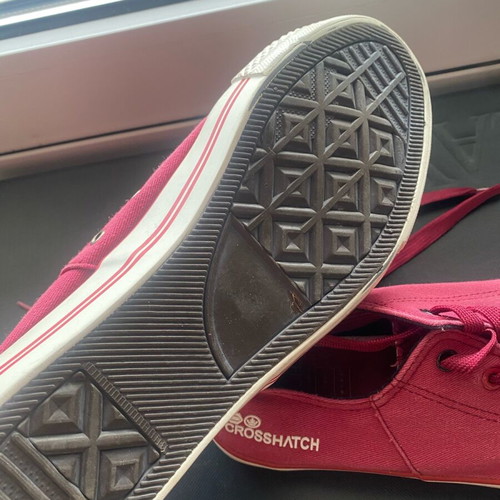 Sneakers shoes red size 43 like new with two defects