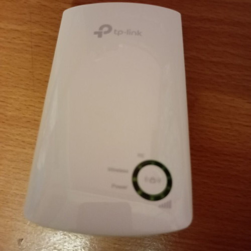 Tplink WiFi range extender used, good working condition