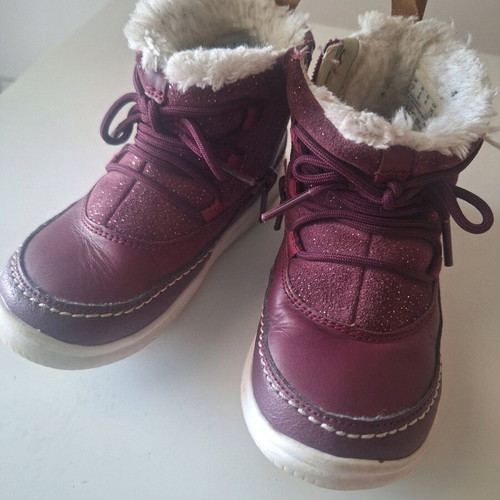 Clarks Disney Frozen II boots size 25 like new, burgundy