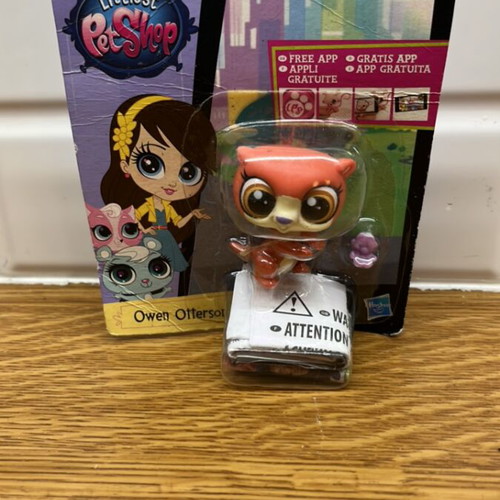 Hasbro Littlest Pet Shop Get The Pets new