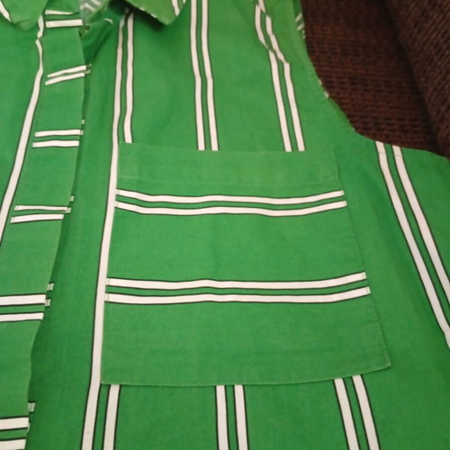 Mango sleeveless shirt like new, decorative buttons, green, size L
