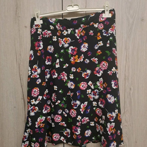 Floral skirt like new, size L