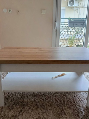 Jysk coffee table used with minor shelf defect