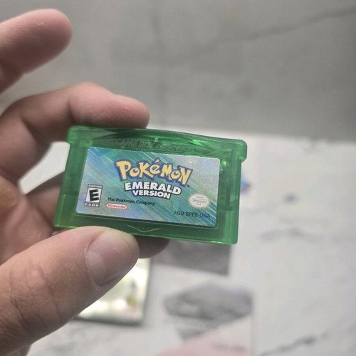 Pokemon Emerald used CIB USA Edition