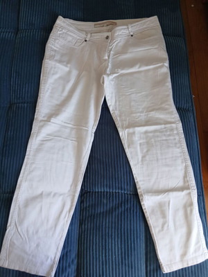Women's white pants like new, straight fit, size L